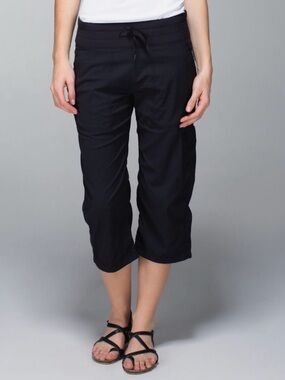 Lululemon Dance Studio Crops Black Size 12 Drawstring Lightweight Comfortable